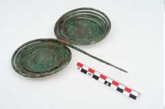 Foto von Bronzedoppelspiralnadel (NHMW-PRAE-002302)